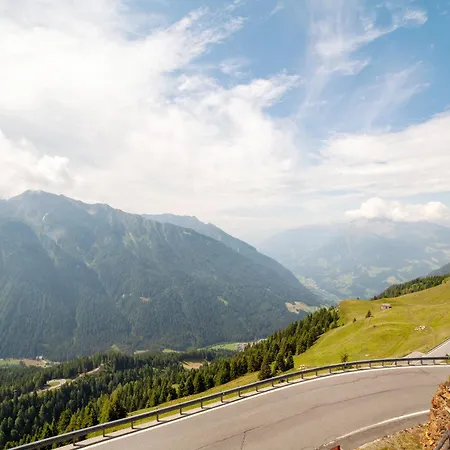 Enzianhuette Jaufenpass * Сан-Леонардо-ин-Пассирия